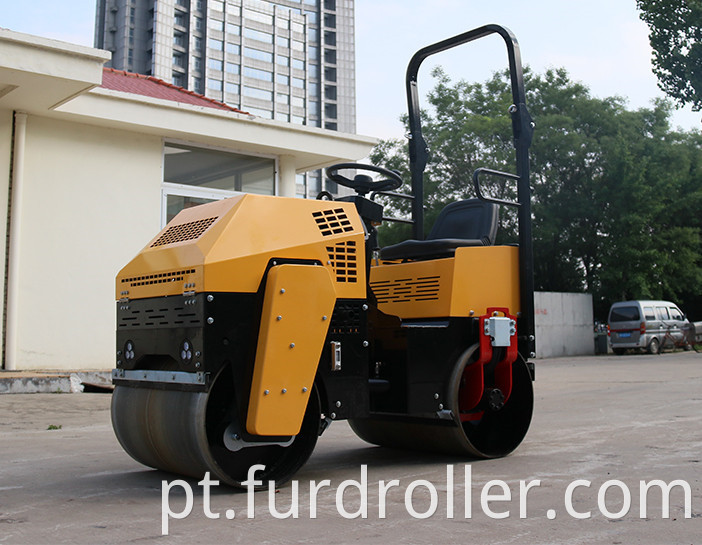 Vibratory Road Roller Machine